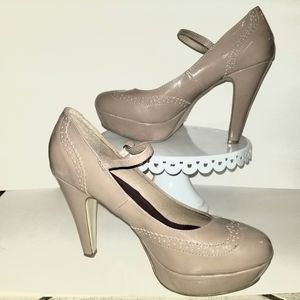 Madden Girl nude shoe